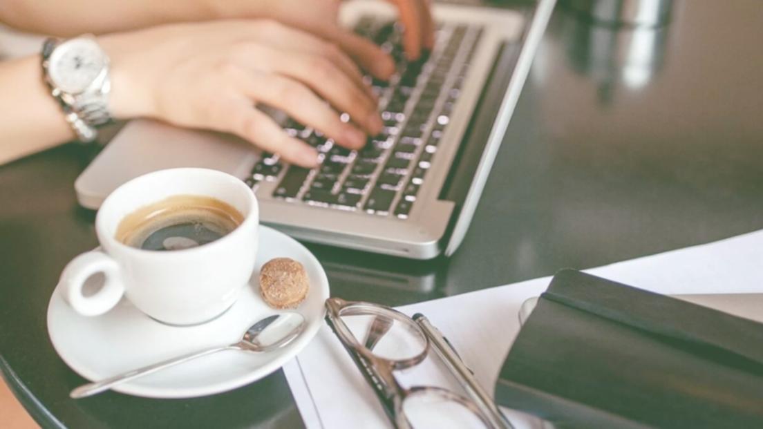 Strukturierte Online-Kurse mit realitätsnahen Finanzbeispielen